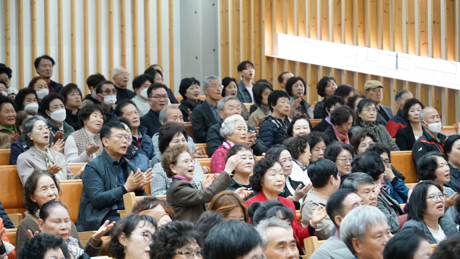 2025.11.02 새생명초청주일  (11).JPG