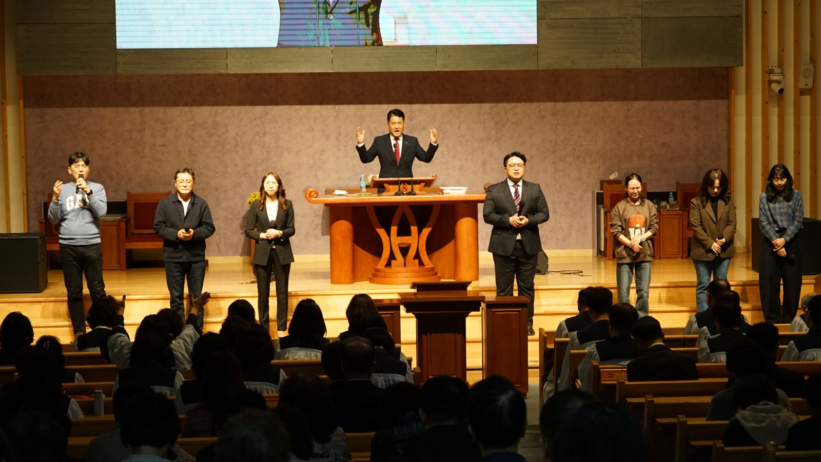 2025.11.10 R2 동래중앙 심령부흥회 1일차 (96).JPG