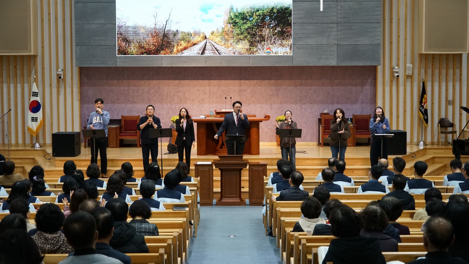 2025.11.10 R2 동래중앙 심령부흥회 1일차 (1-2).JPG