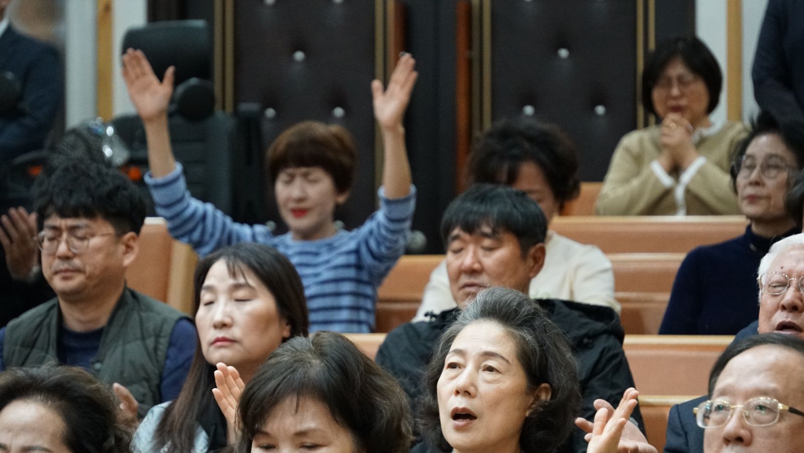 2025.11.10 R2 동래중앙 심령부흥회 1일차 (45).JPG