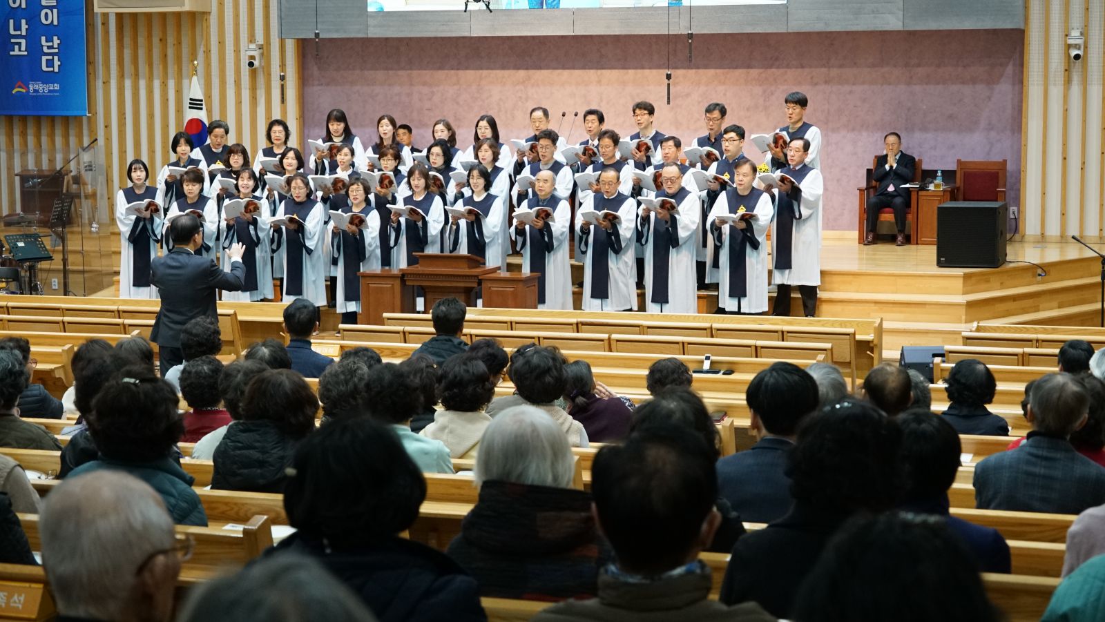 2025.11.10 R2 동래중앙 심령부흥회 1일차 (69).JPG