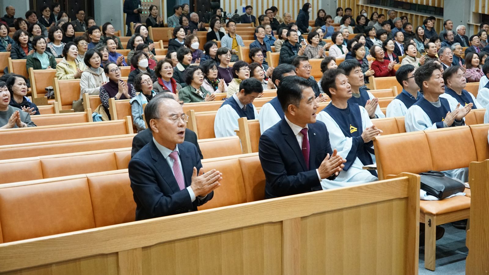 2025.11.10 R2 동래중앙 심령부흥회 1일차 (0-1).JPG