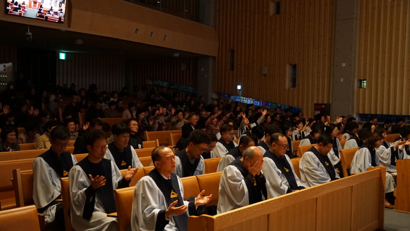 2025.11.10 R2 동래중앙 심령부흥회 1일차 (102).JPG