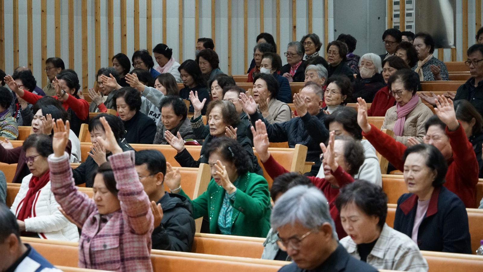 2025.11.11 R2 동래중앙 심령부흥회 2일차 (39).JPG