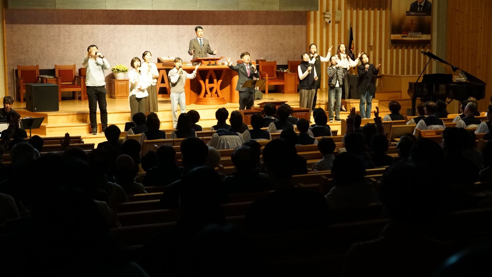 2025.11.11 R2 동래중앙 심령부흥회 2일차 (75).JPG