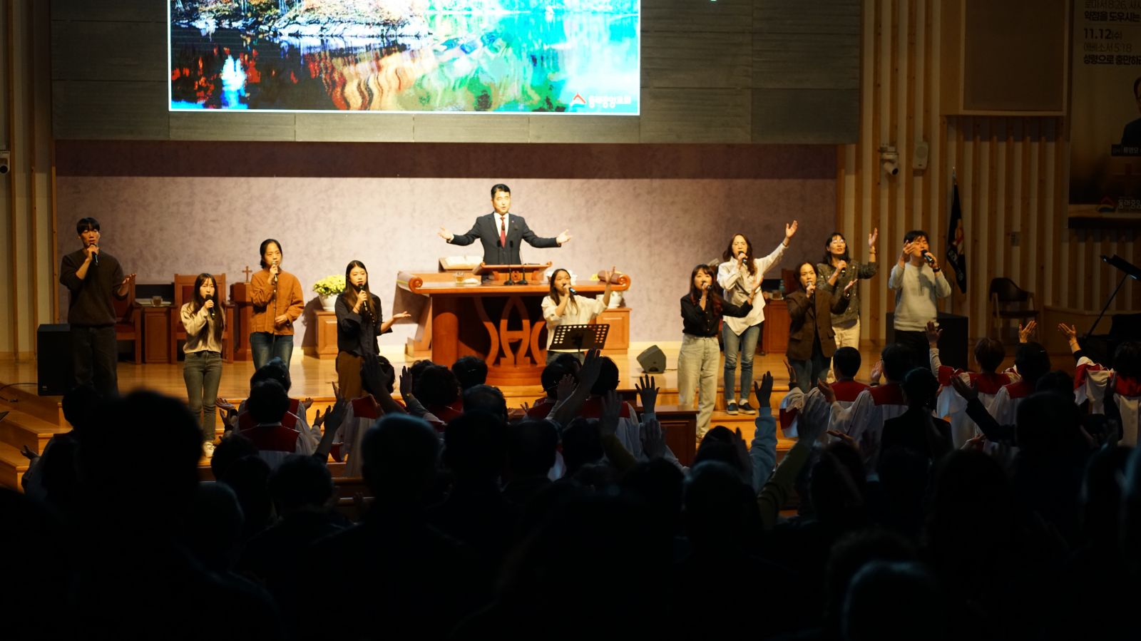 2025.11.12 R2 동래중앙 심령부흥회 3일차 (99).JPG