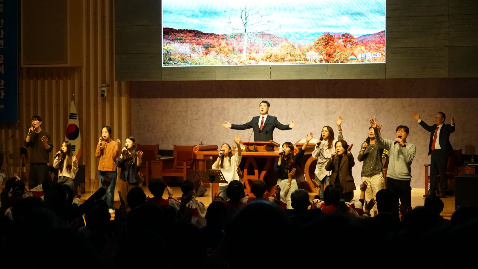 2025.11.12 R2 동래중앙 심령부흥회 3일차 (105).JPG